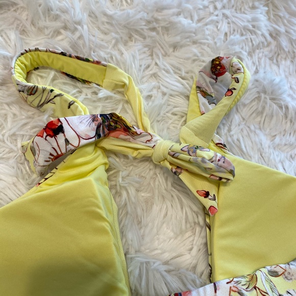 Super cute Yellow - say hello in this Floral SWIMSUIT 👙💜 one piece 🤩 - Picture 6 of 10